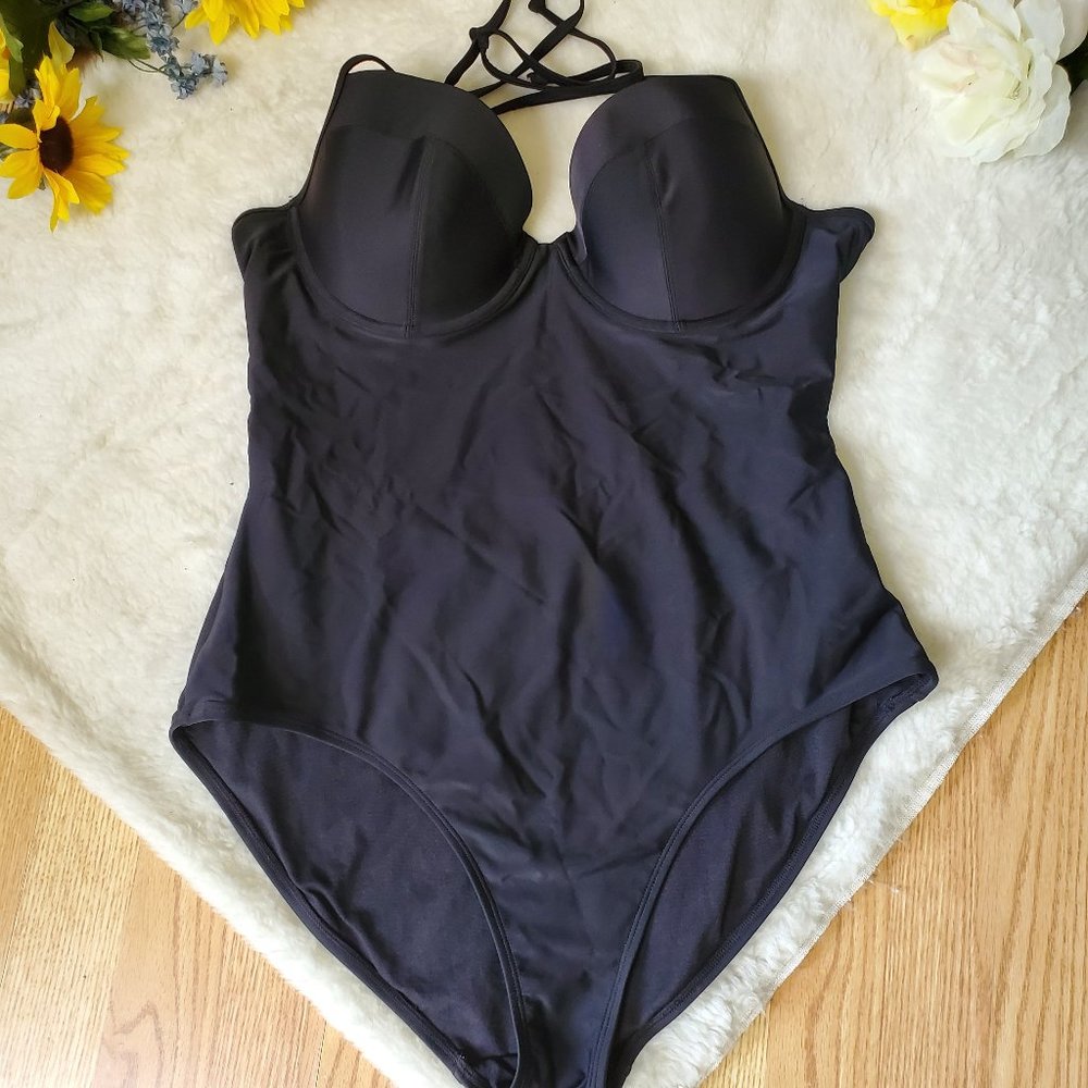 OLD NAVY PIN-UP STYLE ONE PIECE HALTER SWIMSUIT